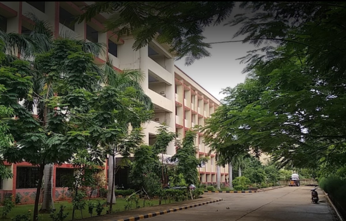 St Peters College of Engineeering & Technology - Chennai